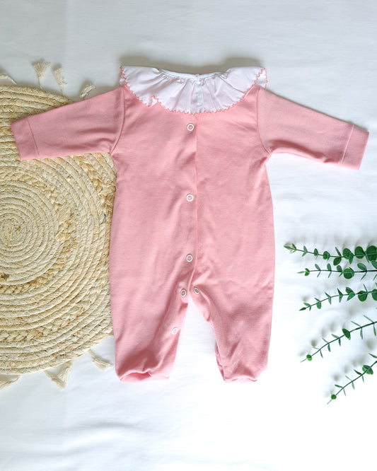 Babygrow algodão com bordado no peito