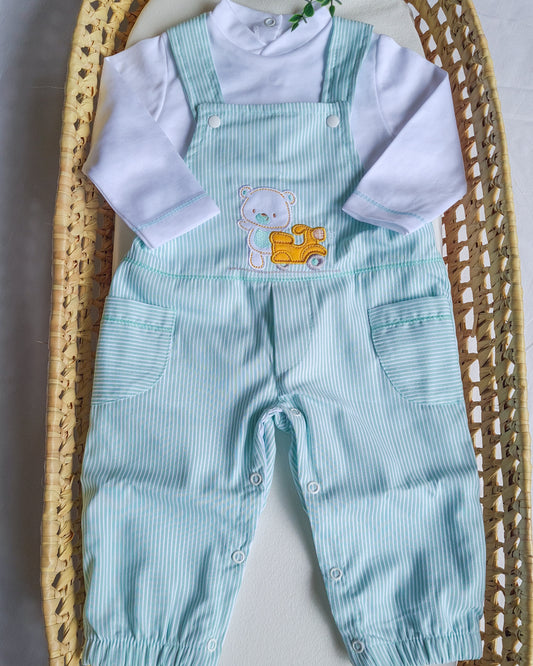 Jardineiras com camisola