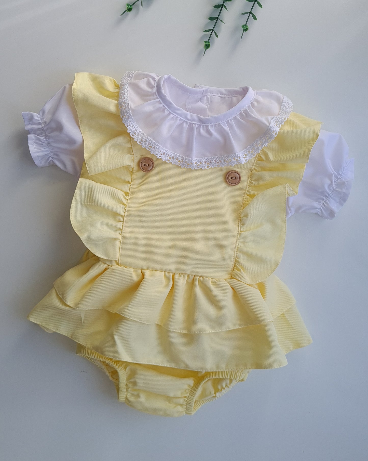 Fofo Amarelo com Folhos