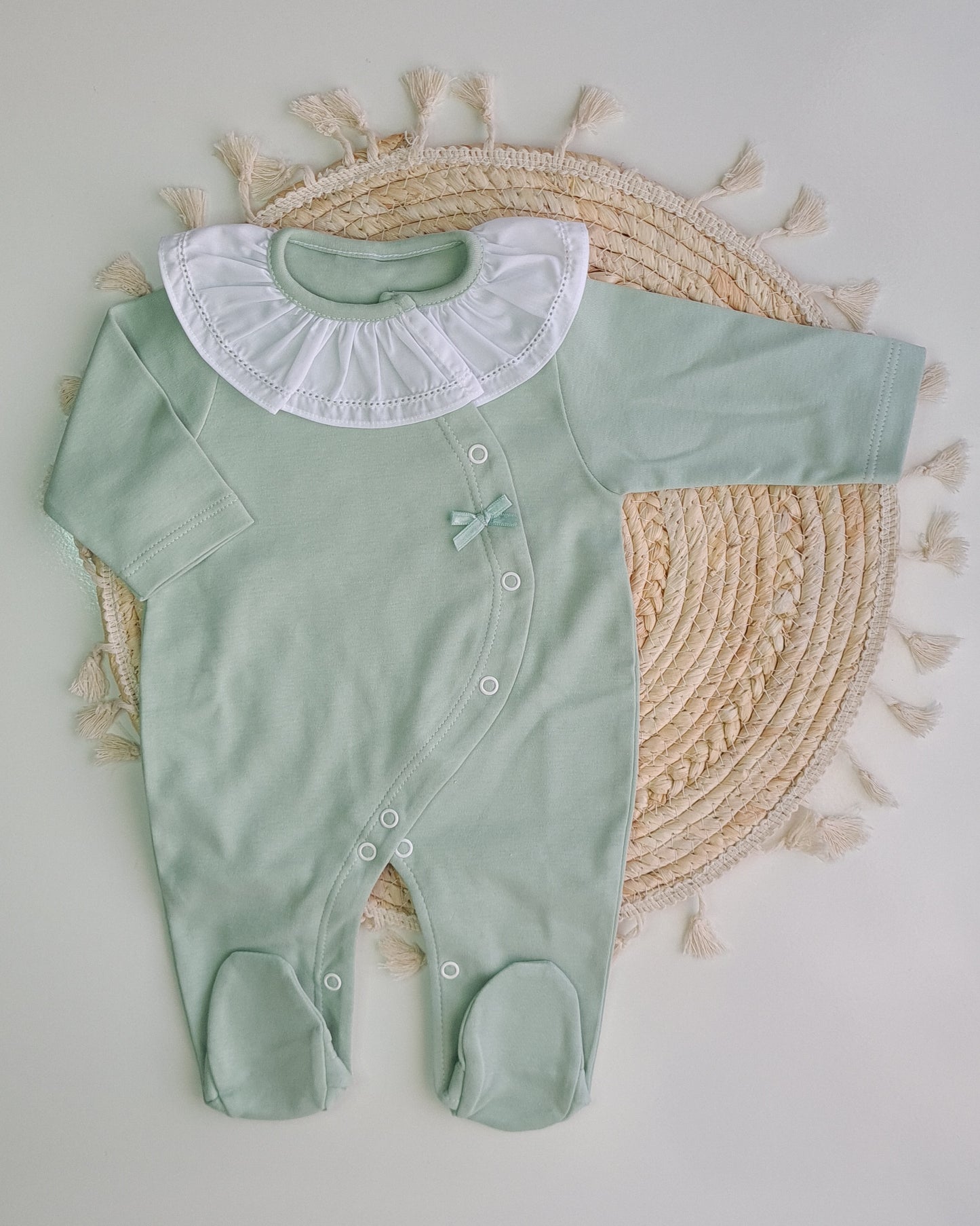 Babygrow liso com gola