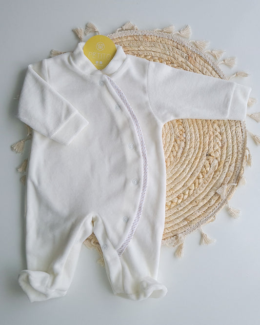 Babygrow de veludo pérola