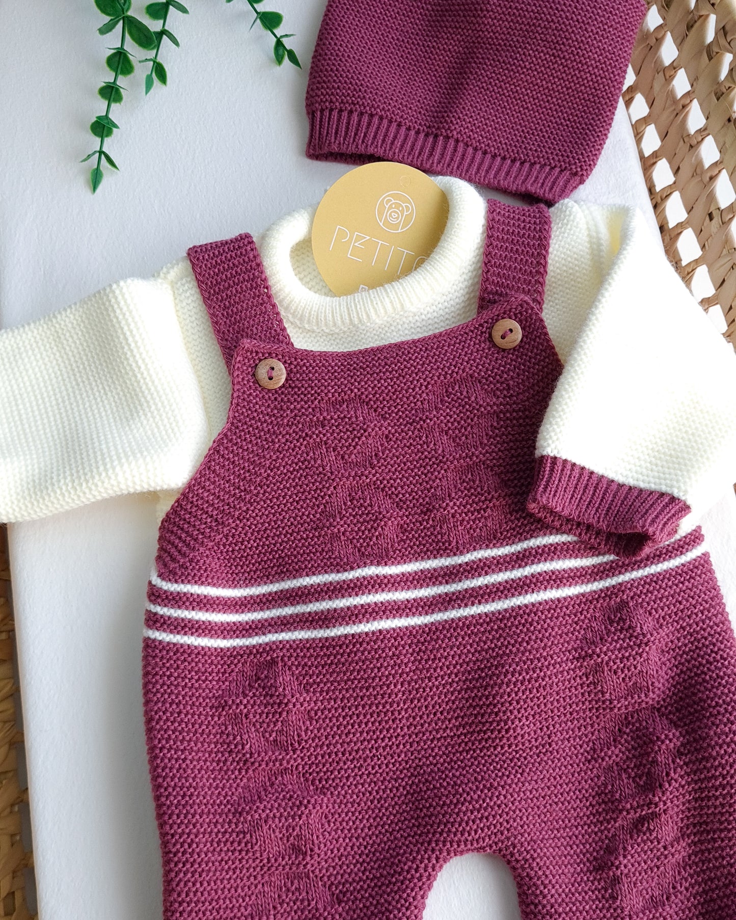 Conjunto de malha – Jardineira, camisola e gorro