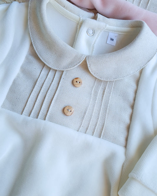 Babygrow de veludo com gola estilo linho