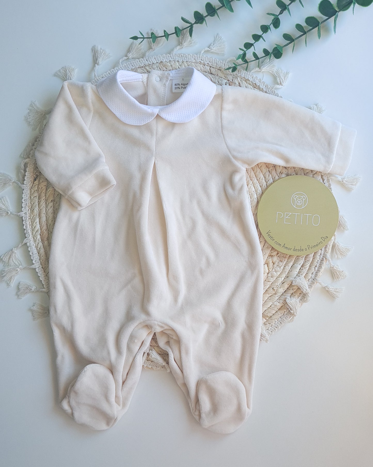 Babygrow de veludo com gola