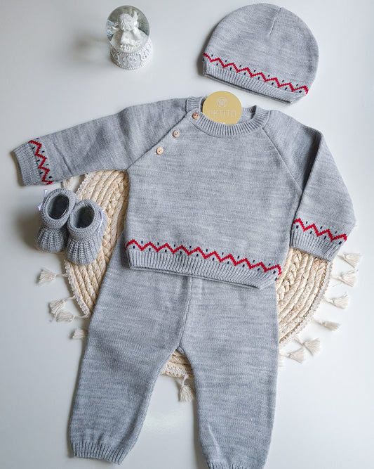 Camisola, calças e gorro