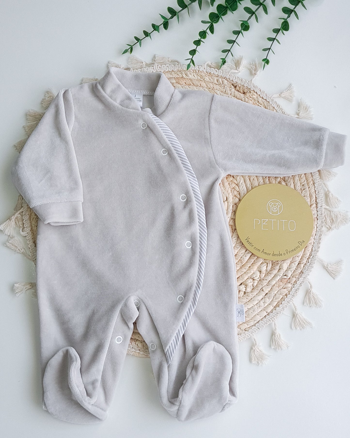 Babygrow de veludo cinzento