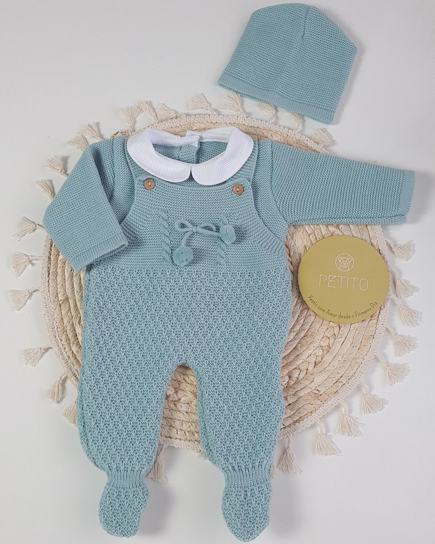 Conjunto de malha – Jardineira, camisola e gorro