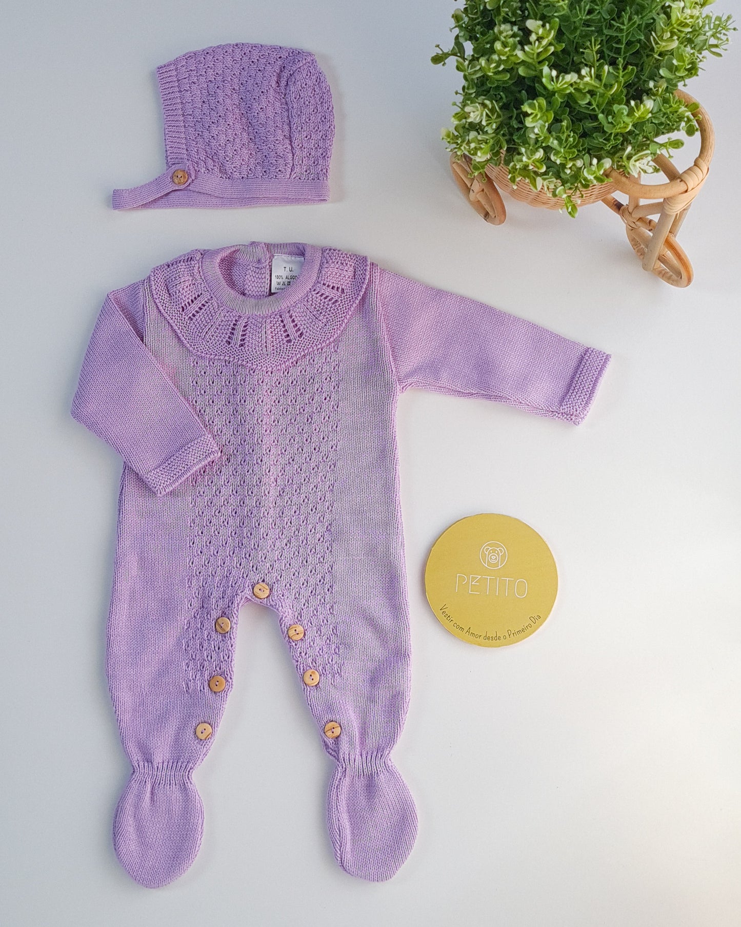 Conjunto babygrow de malha com gola e touca