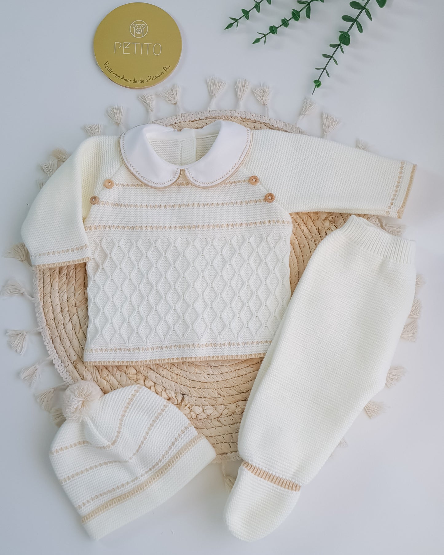 Conjunto de malha – camisola, calça e gorro