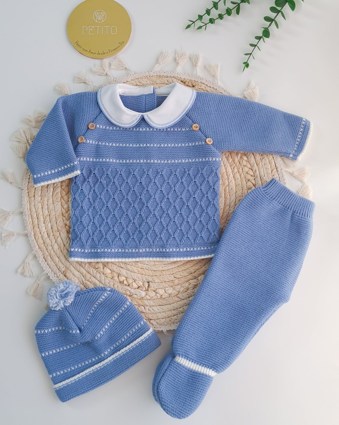 Conjunto de malha – camisola, calça e gorro