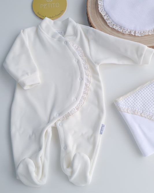 Babygrow de veludo com bordado inglês